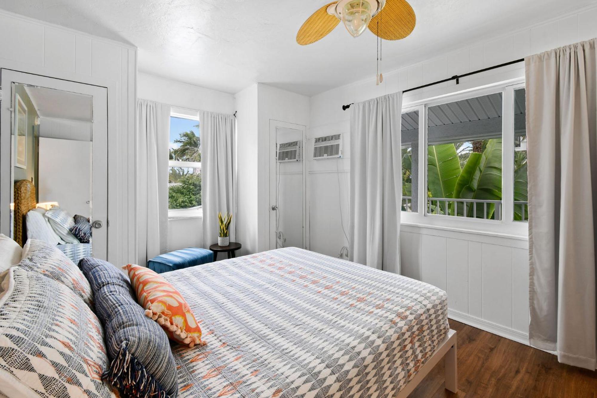 Sunshine Shores Boutique Apartments Palm Beach Shores Exterior foto